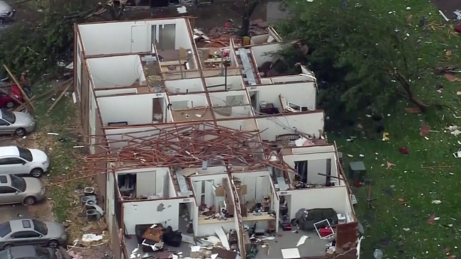 ABD'de fırtına ve hortum hayatı felç etti